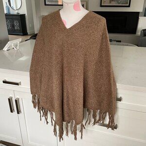 Banana Republic Factory Casual Pull On V Neck Fringed Knit Poncho Tan Sz M/L